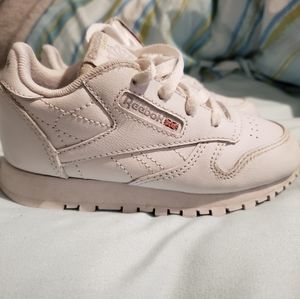 Toddler size 9 Reeboks